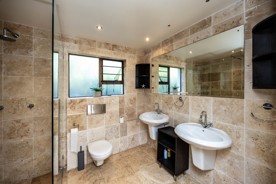 4 Bedroom Property for Sale in Beacon Bay Eastern Cape